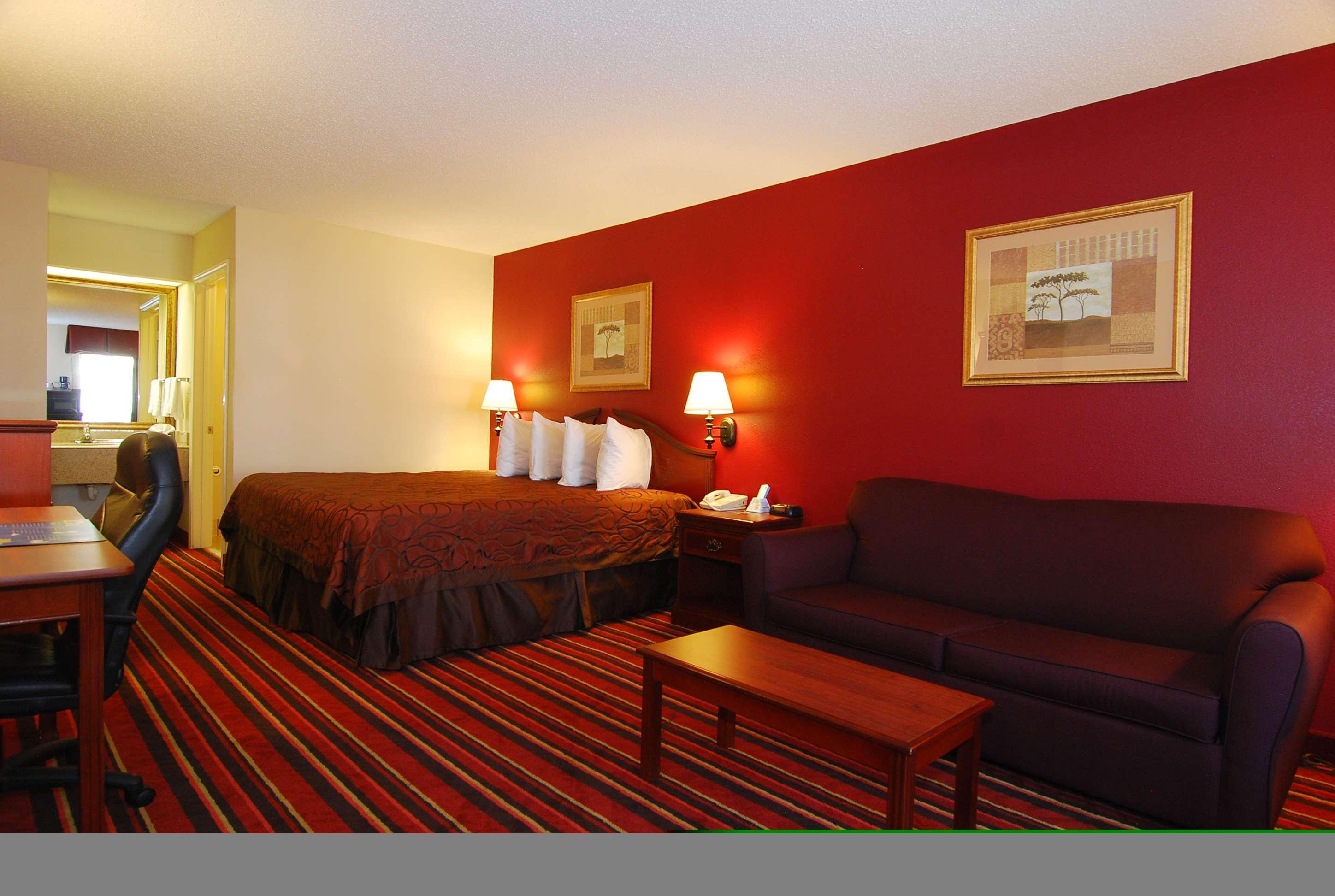 Best Western Lindale Inn מראה חיצוני תמונה